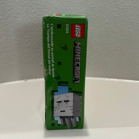 LEGO 21255 NIB The Nether Portal Ambush 352 pcs Ages 8+ - Picture 9 of 10